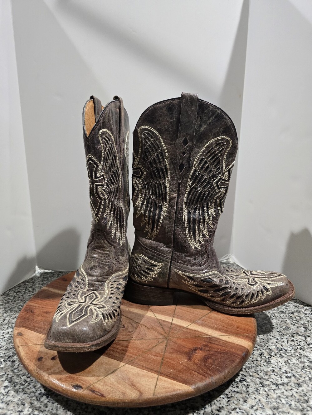 Corral Women's Sequin Wing & Cross Inlay Western Boots - Square Toe size 8